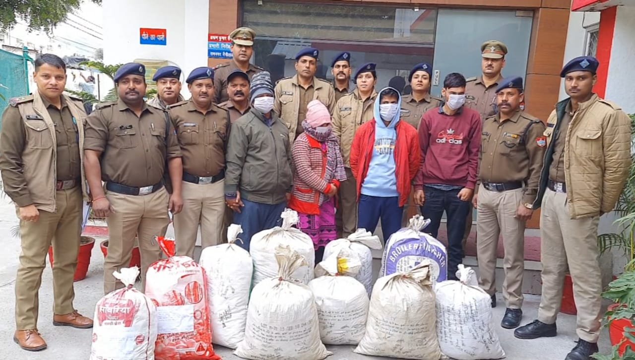 रामनगर पुलिस ने 02 अलग अलग मामलों में 01 कुंतल 27 किलोग्राम गांजे के साथ 04 अभियुक्तों को किया गिरफ्तार