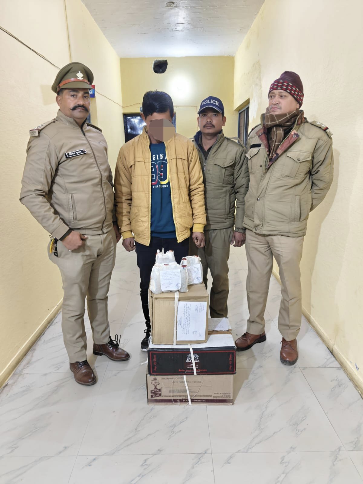 काठगोदाम पुलिस ने रेस्टोरेंट संचालक को 119 पव्वे शराब के साथ किया गिरफ्तार