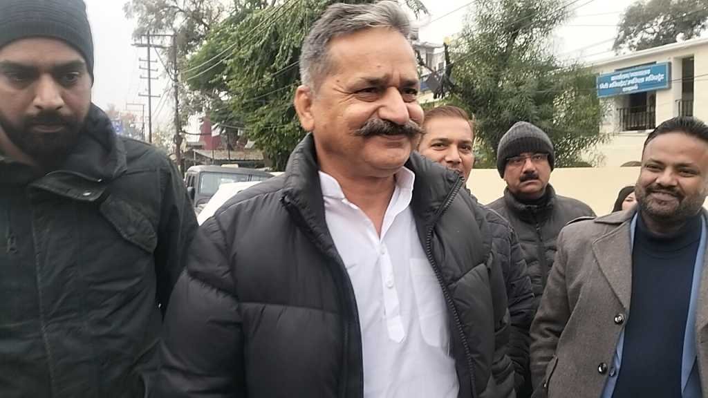 सपा के मेयर प्रत्याशी शोएब अहमद ने लिया नामांकन वापस, कांग्रेस को मिली बड़ी राहत