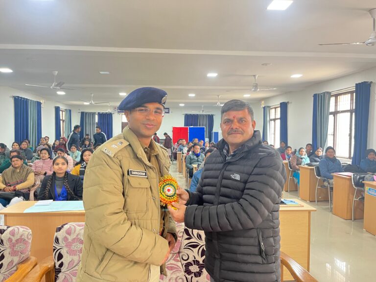 बागेश्वर में “नशामुक्त व सड़क सुरक्षा अभियान” के तहत किया जागरूकता कार्यक्रम का आयोजन