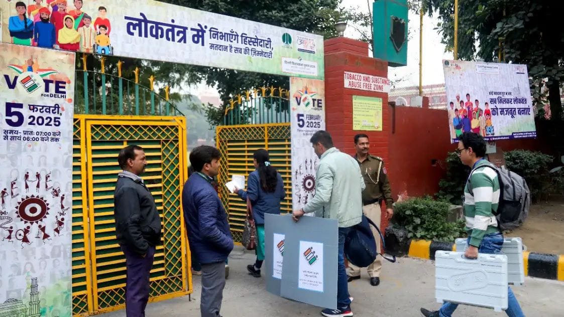दिल्ली की 70 सीटों पर वोटिंग आज