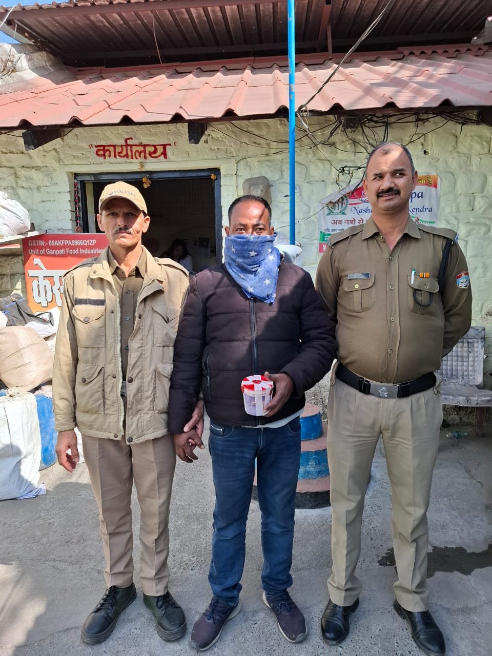 एक स्मैक तस्कर को मुखानी पुलिस ने किया गिरफ्तार