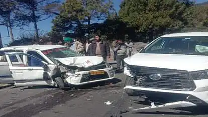 हल्द्वानी में दो कारों की आमने सामने भिड़ंत, 7 लोग घायल