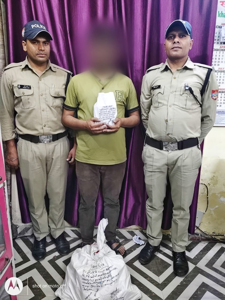 काठगोदाम पुलिस ने अवैध अंग्रेजी शराब के साथ एक व्यक्ति को किया गिरफ्तार