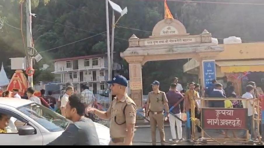 यातायात व्यवस्था को सुचारु बनाए रखने हेतु नो पार्किंग जोन में सख्त कार्यवाही