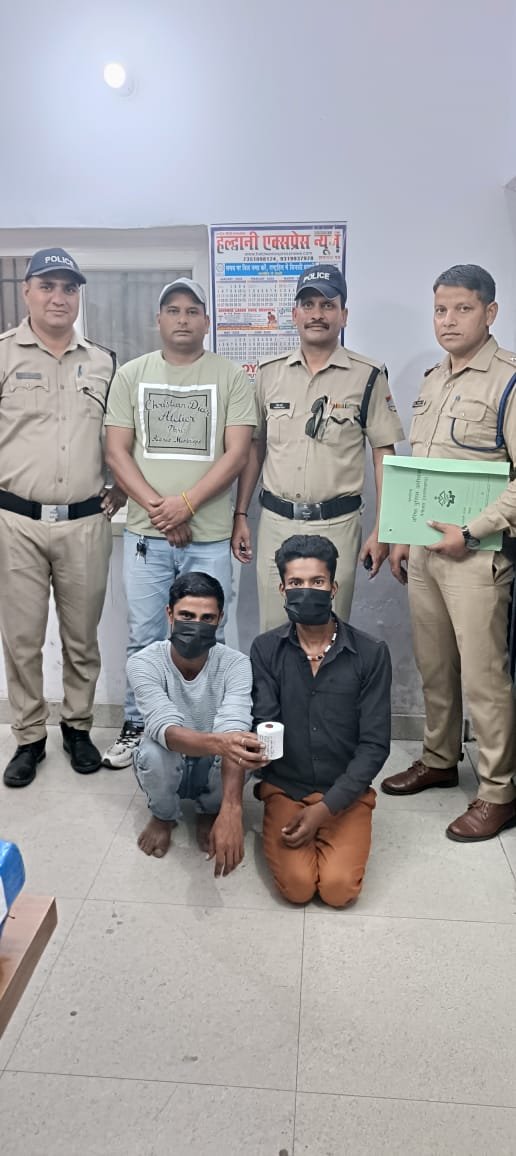 वनभूलपुरा पुलिस ने 50 अवैध नशीली गोलियों के साथ 2 युवकों को किया गिरफ्तार