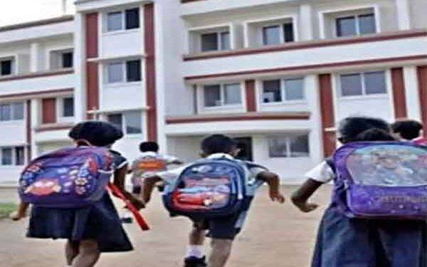 हल्द्वानी में चार निजी स्कूलों के खिलाफ जांच के आदेश, 7 बुक सैलरों को नोटिस