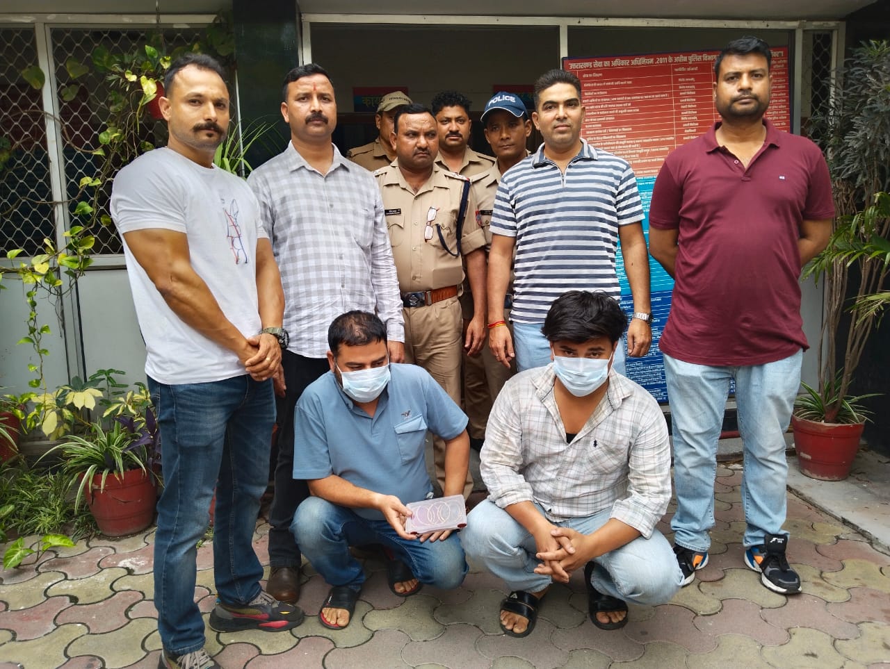 नकली सोना बैंकों में गिरवी रखकर बैंक को चूना लगाने वाले गिरोह का पर्दाफाश, 2 आरोपी गिरफ्तार