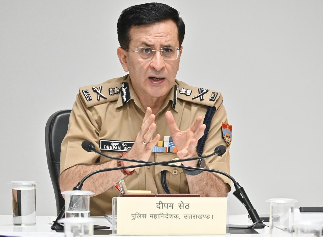 विवेचना की गुणवत्ता सुधार हेतु डीजीपी उत्तराखंड की उच्च स्तरीय समीक्षा बैठक