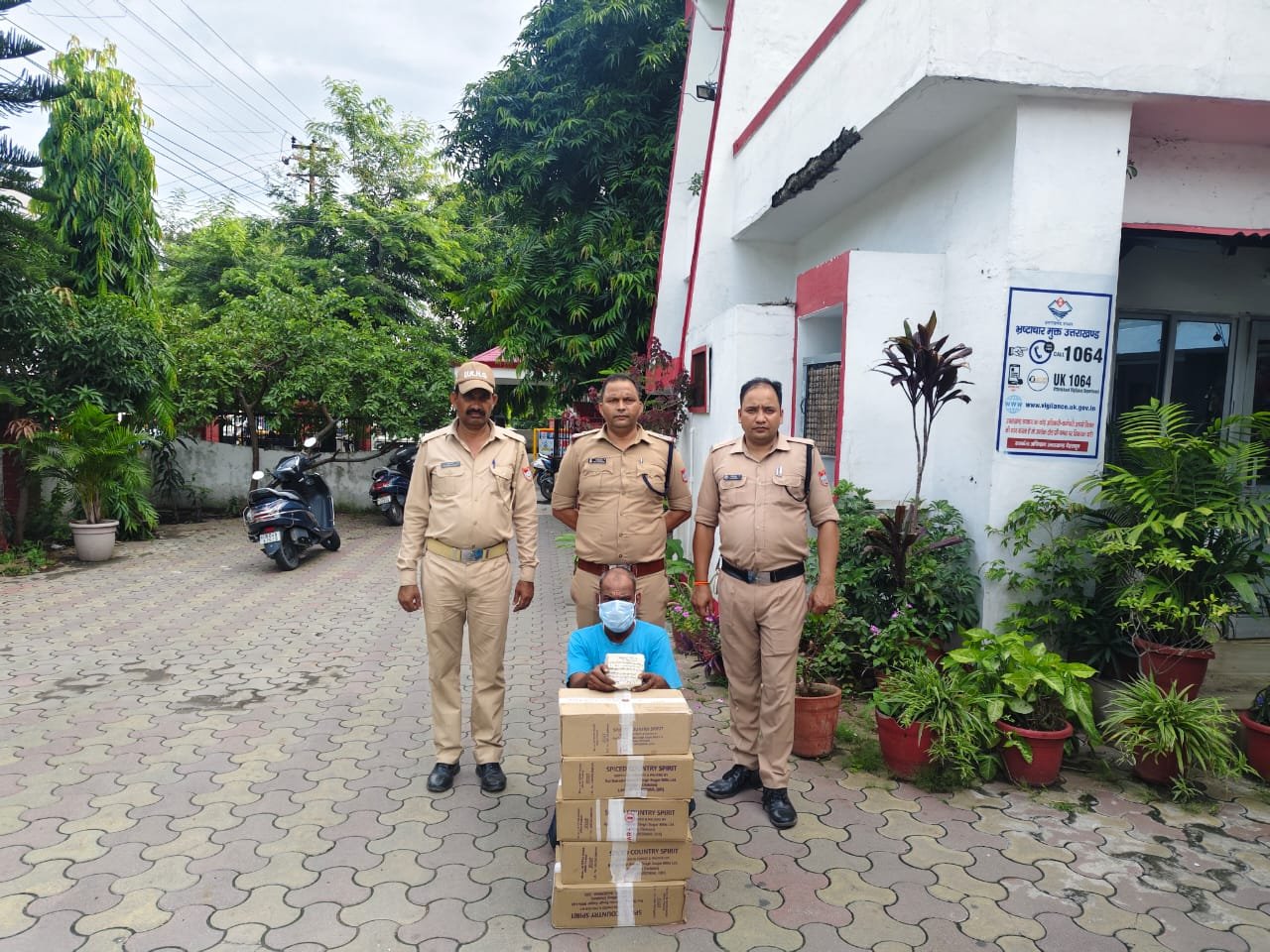 अवैध शराब के विरुद्ध हल्द्वानी पुलिस की कार्यवाही, 5 पेटी अवैध शराब के साथ एक अभियुक्त गिरफ्तार