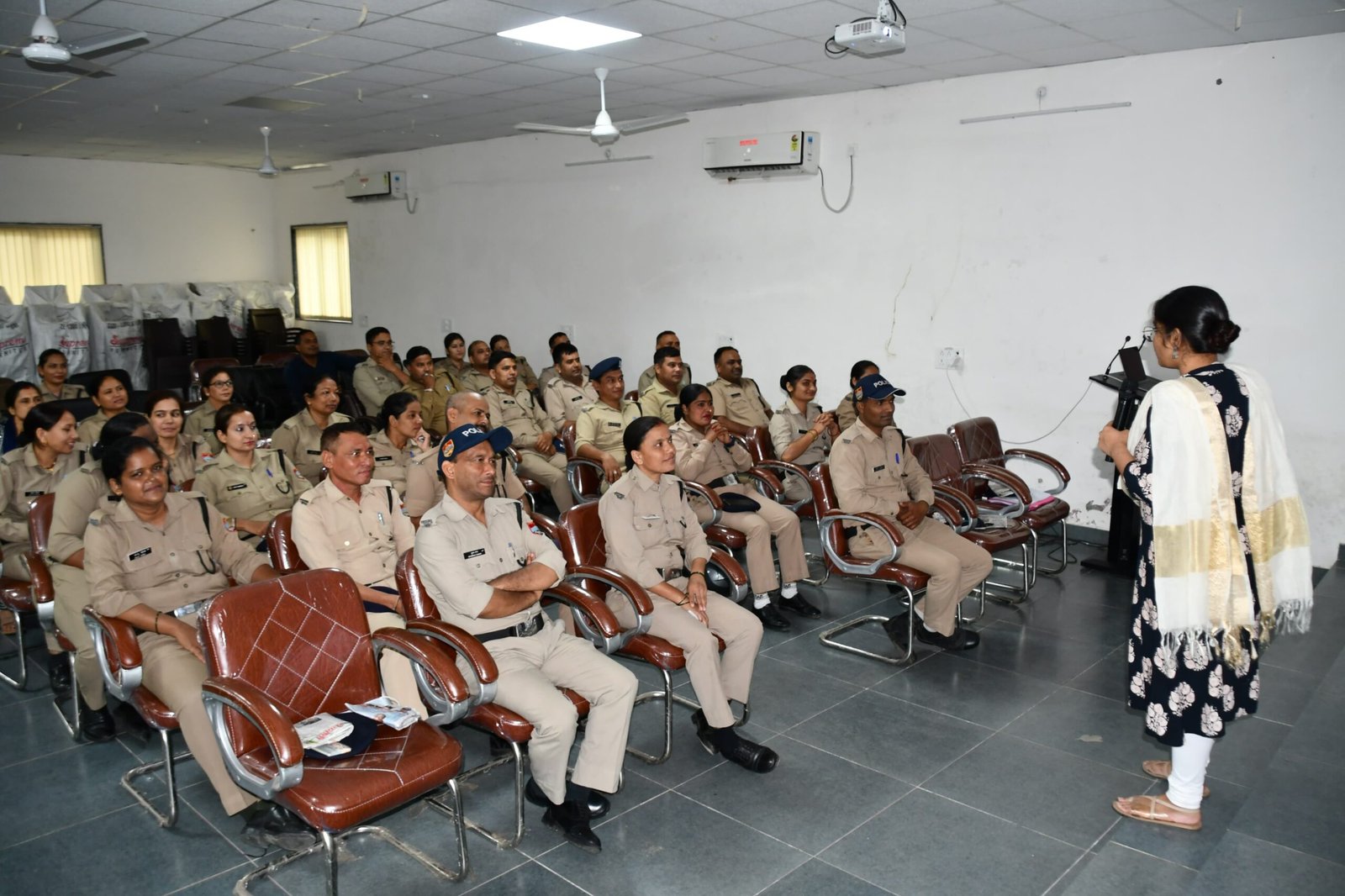नैनीताल और हल्द्वानी में आयोजित 02 दिवसीय कार्यशाला में 208 पुलिस कर्मी हुए लाभान्वित