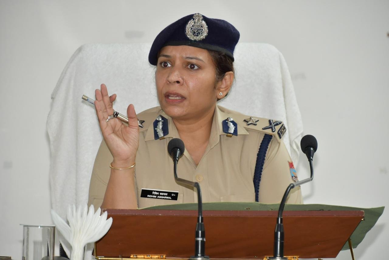 कुमाऊं पुलिस की अपराध समीक्षा बैठक, अधीनस्थों को आईजी रिद्धिम अग्रवाल ने दिए कड़े निर्देश