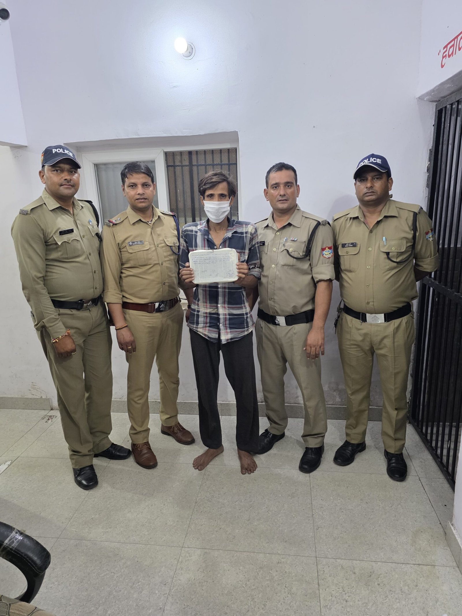 नैनीताल पुलिस का नशे पर वार लगातार, बनभूलपुरा पुलिस ने नशे के अवैध 112 कैप्सूल के साथ एक अभियुक्त को किया गिरफ्तार