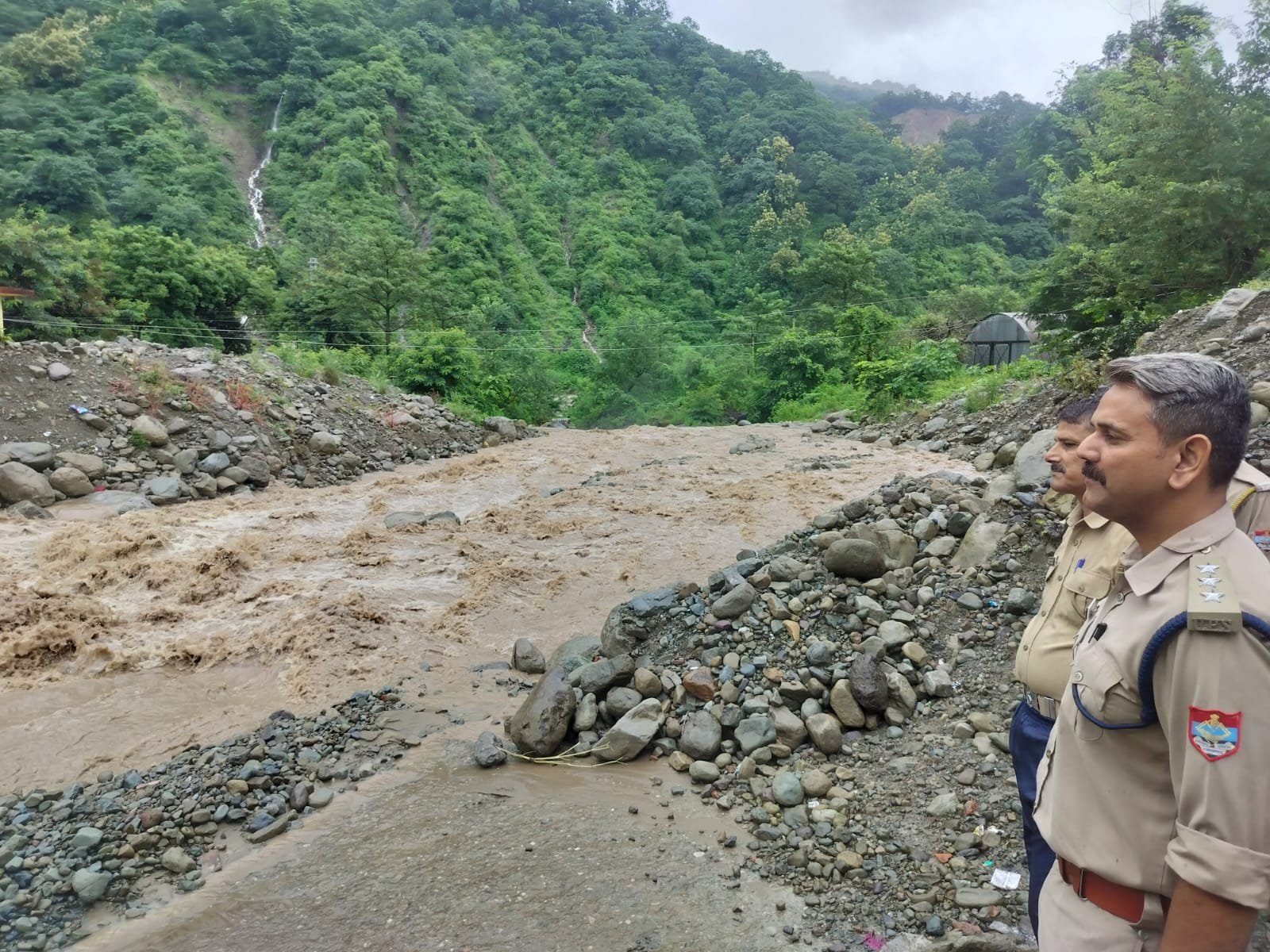 देवखड़ी हाइडिल, कलसिया गोला बैराज, रक्सिया नाला व दमुआढुंगा क्षेत्र में जलस्तर बढ़ने पर पुलिस अलर्ट
