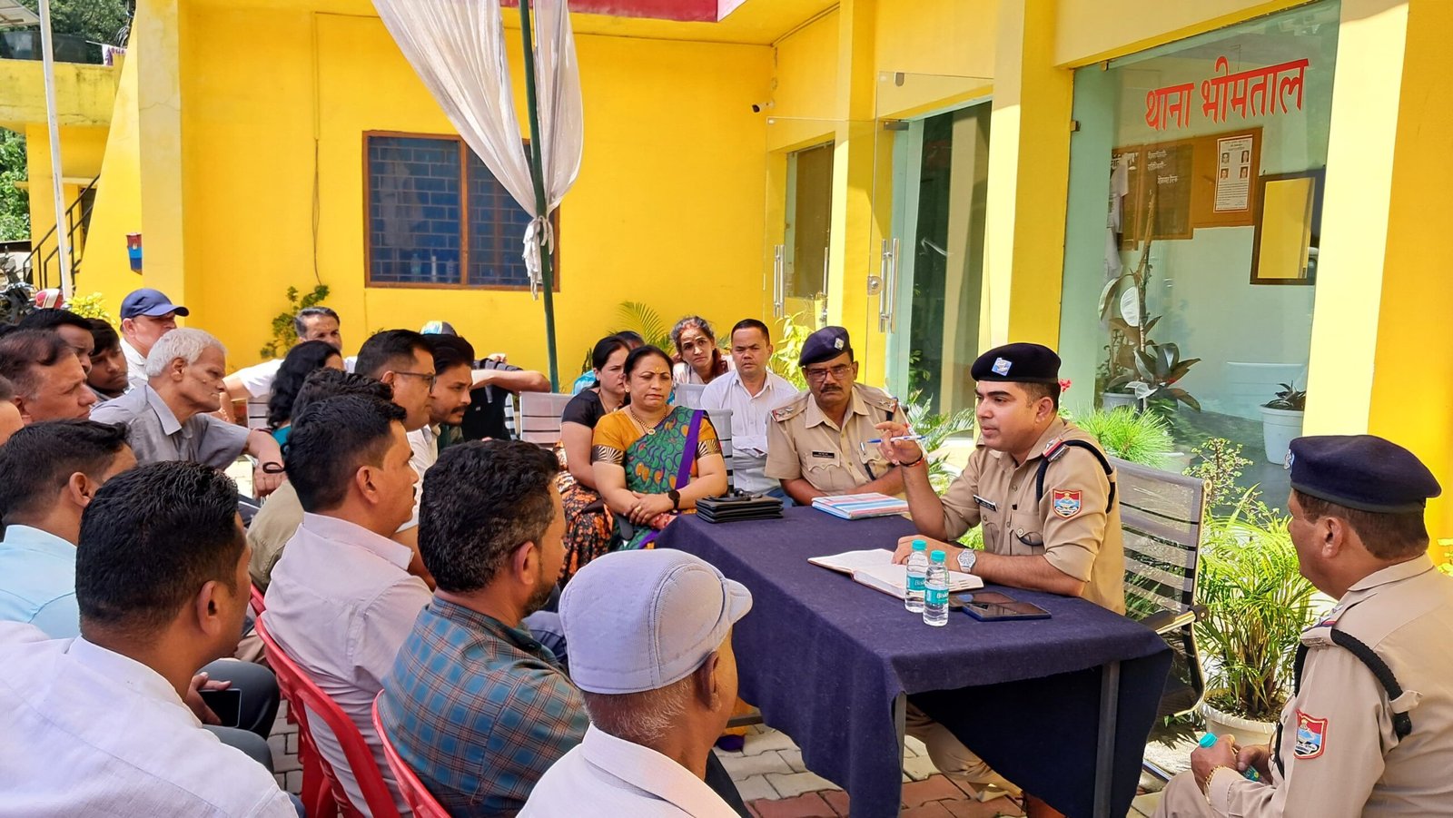 भीमताल पुलिस की पहल, जनता की समस्याएँ सुनी, समाधान का दिया भरोसा