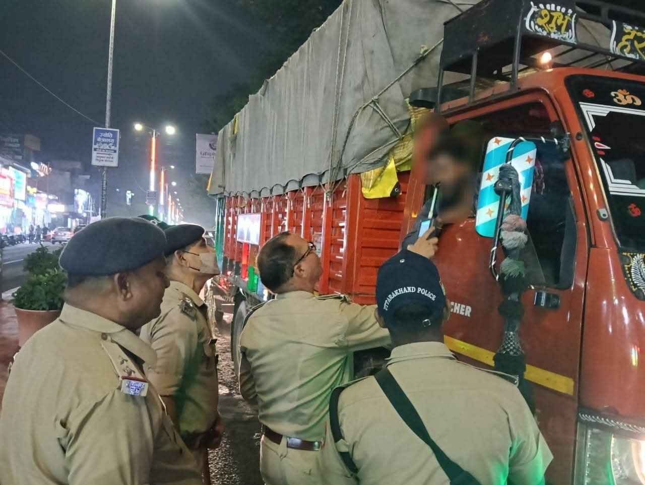 सड़क सुरक्षा और अपराध नियंत्रण हेतु जनपद में विशेष अभियान, ड्रंक एंड ड्राइव पर सख्ती, 15 चालक गिरफ्तार, 15 वाहन सीज