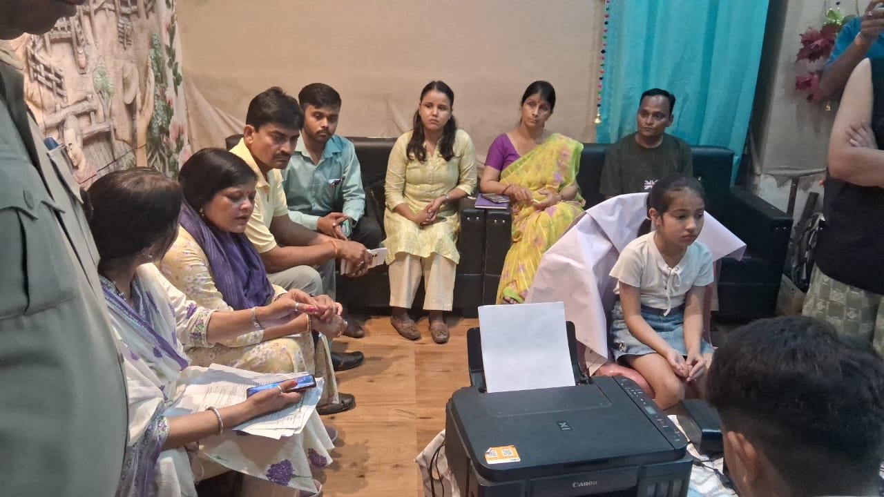 नगर निगम हल्द्वानी क्षेत्र के सभी 60 वार्डों में नागरिकों की समस्याओं के त्वरित समाधान हेतु लगातार शिविरों का किया जा रहा आयोजन