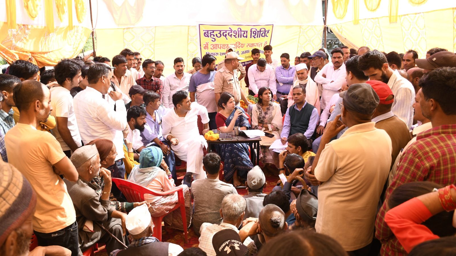 जिलाधिकारी वंदना ने बबियाड़ में की जनसुनवाई, सुनीं 112 जन समस्याएं, मौके पर दिए समाधान के निर्देश