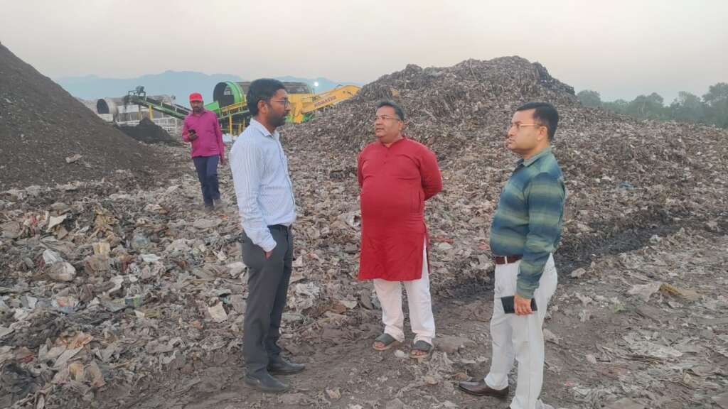 ट्रंचिंग ग्राउंड का नगर आयुक्त परितोष वर्मा ने किया निरीक्षण, दूसरी प्रोसेसिंग मशीन कार्य हुआ शुरू