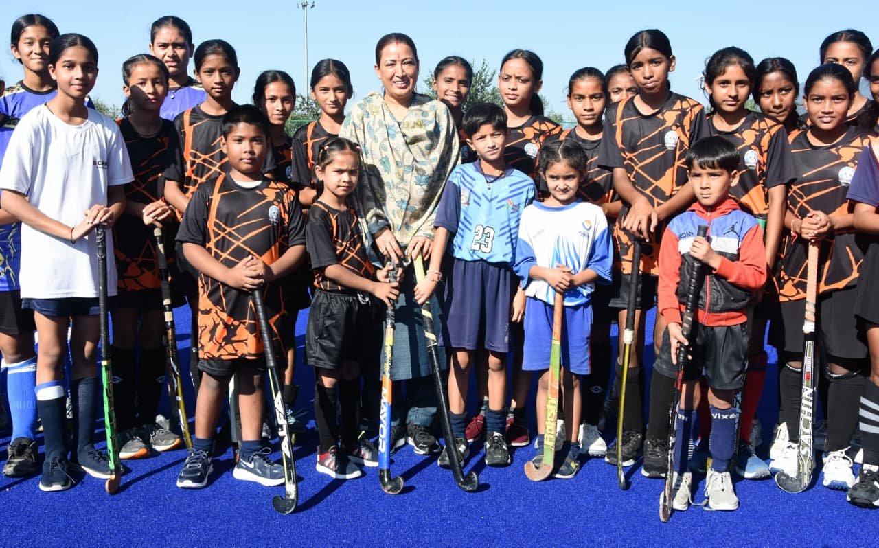 भारतीय हॉकी के 100 साल पूरे होने पर खेल मंत्री रेखा आर्या ने खिलाड़ियों को दी शुभकामनाएं