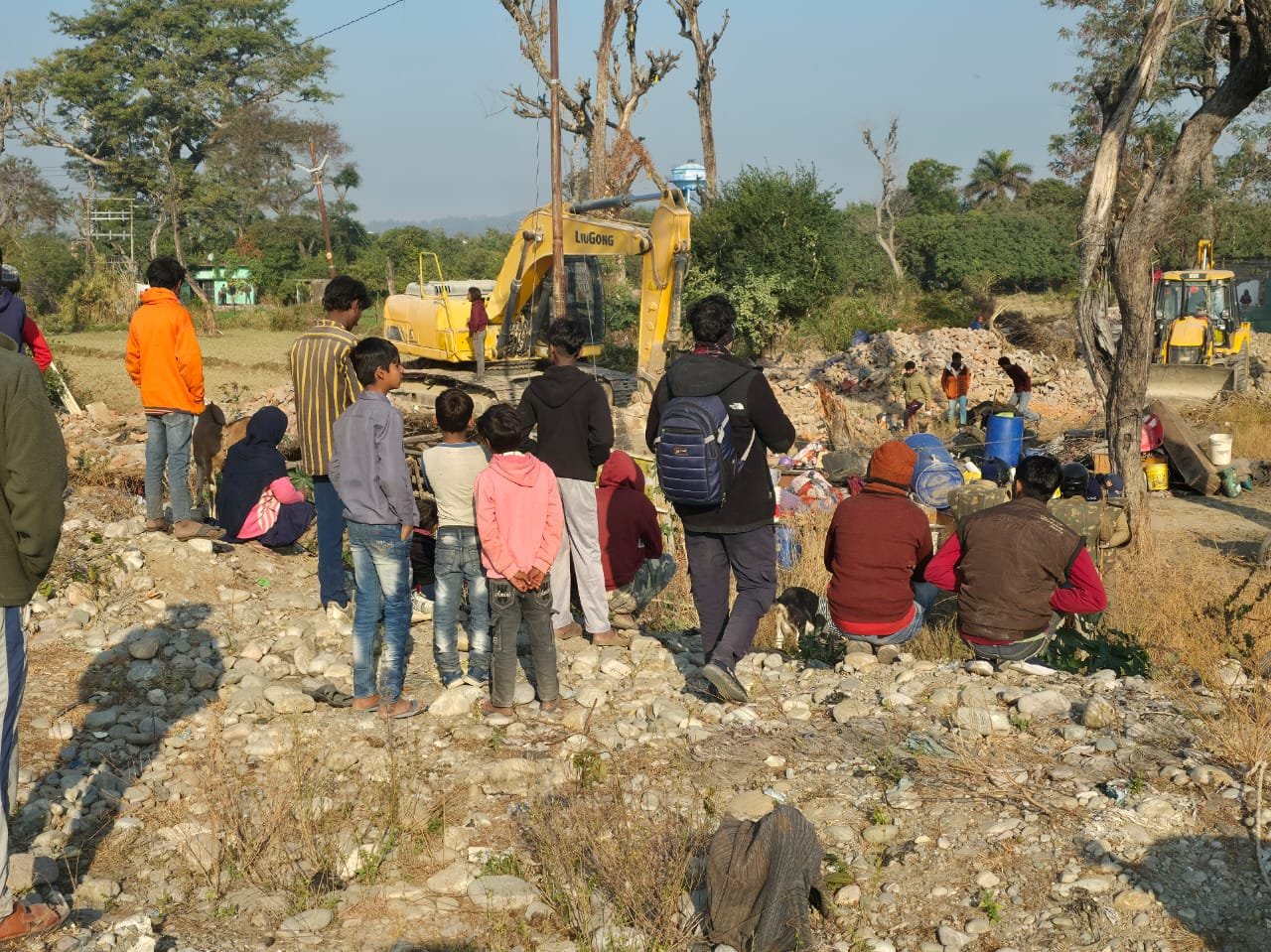 रामनगर में अतिक्रमण पर चला धामी का बुलडोजर, सरकारी भूमि से हटाया गया अवैध अतिक्रमण
