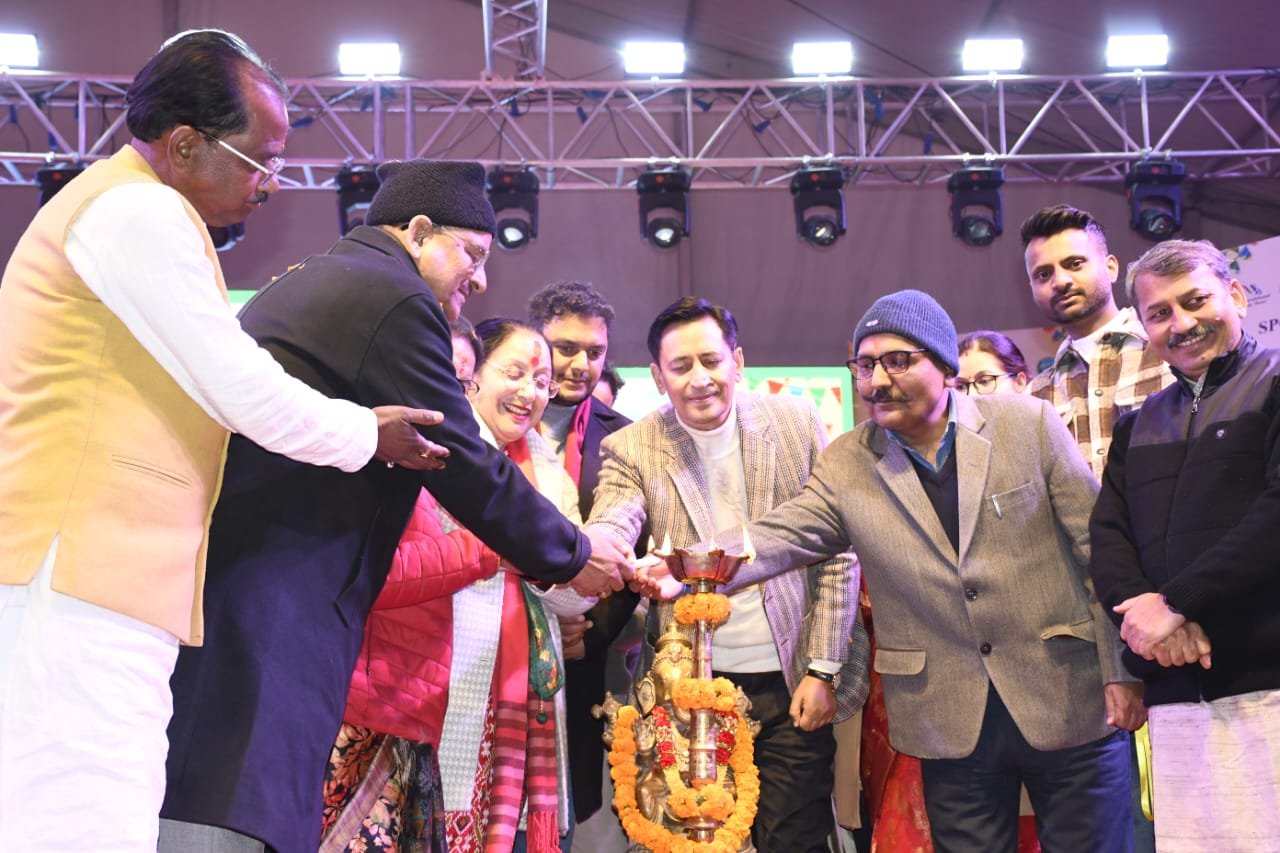 विंटर कार्निवाल में संस्कृति का उत्सव: नैनीताल में रंगारंग सांस्कृतिक संध्या, लोक-संस्कृति व युवाओं के जोश से गूंजा नैनीताल
