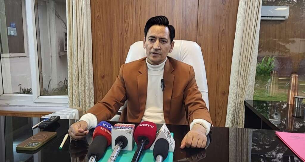 नववर्ष के अवसर पर यातायात व्यवस्था सुदृढ़ करने हेतु सघन वाहन चेकिंग अभियान चलाया जाय: कुमाऊं आयुक्त