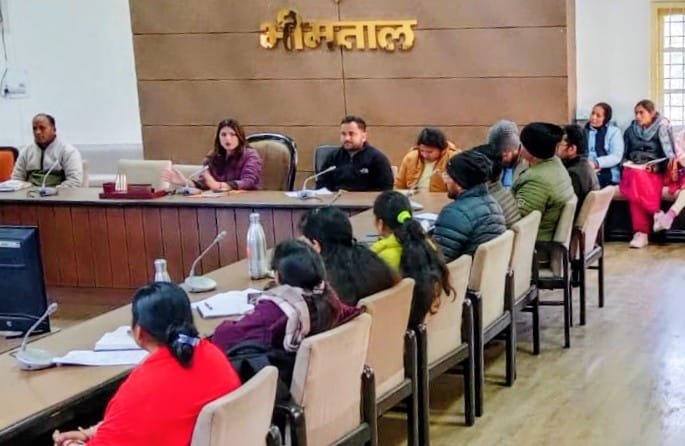 समूहों के बुक कीपर्स द्वारा टैबलेट के माध्यम से किया जाएगा डाटा एंट्री कार्य