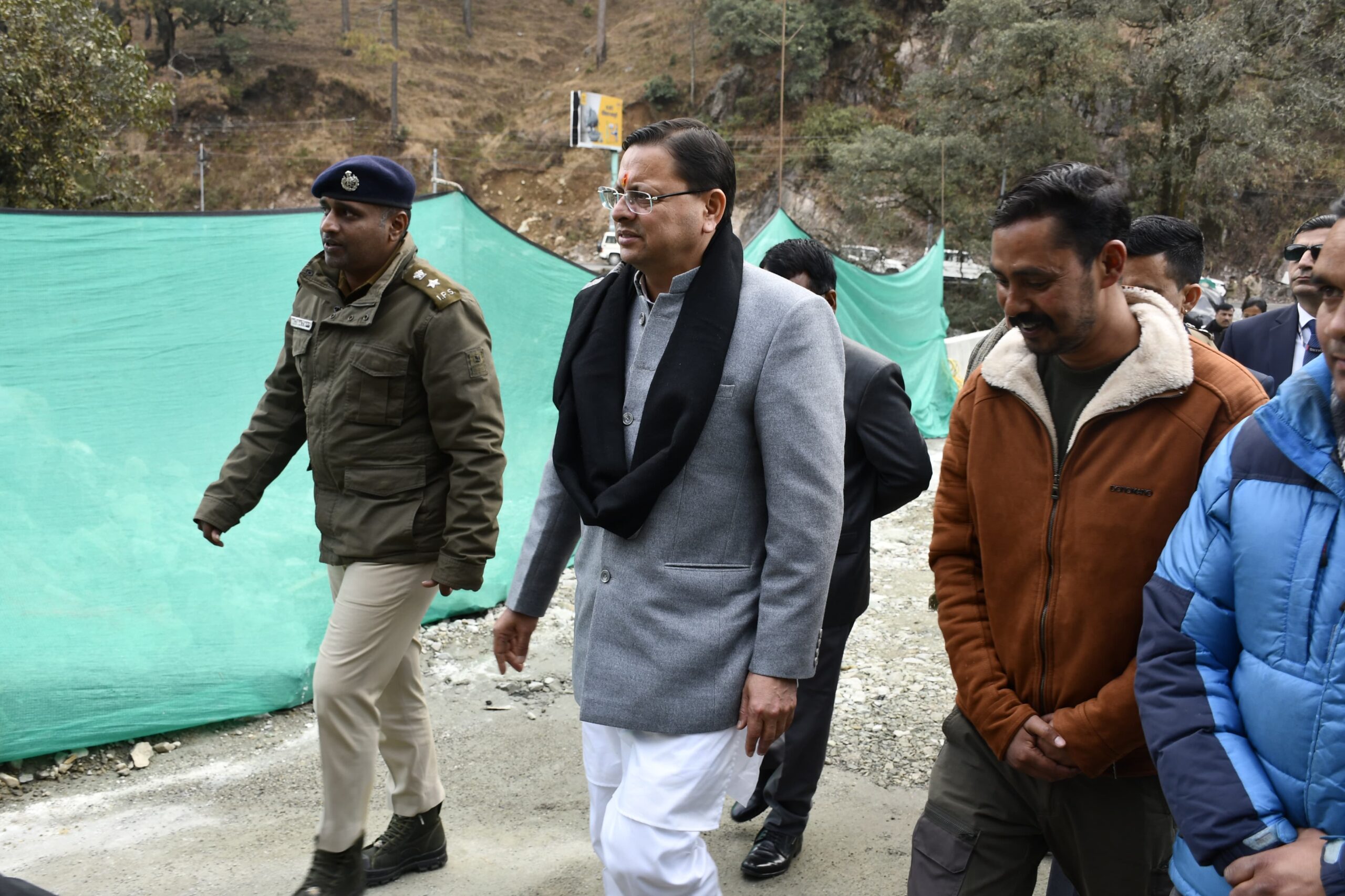 सीएम धामी ने नैनीताल भ्रमण के दौरान कैंचीधाम बाईपास सड़क का किया स्थलीय निरीक्षण