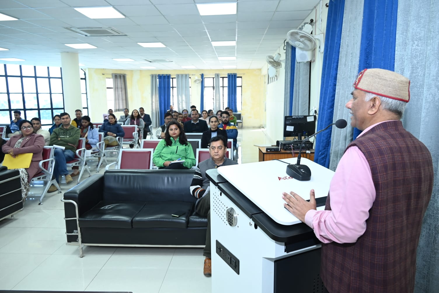 शैक्षणिक संस्थानों के लिए सुदृढ़ आपदा प्रबंधन ढांचा अत्यंत आवश्यक: प्रो. सूर्य प्रकाश