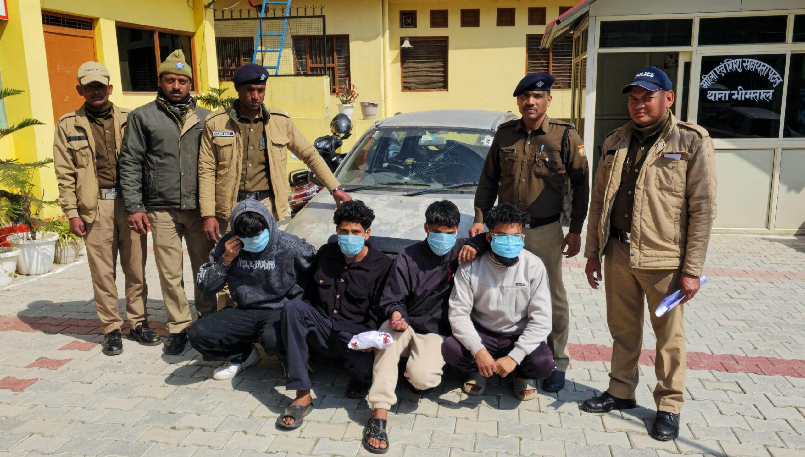 भीमताल क्षेत्र में 434 ग्राम अवैध चरस की तस्करी करते हुए 4 अभियुक्त गिरफ्तार