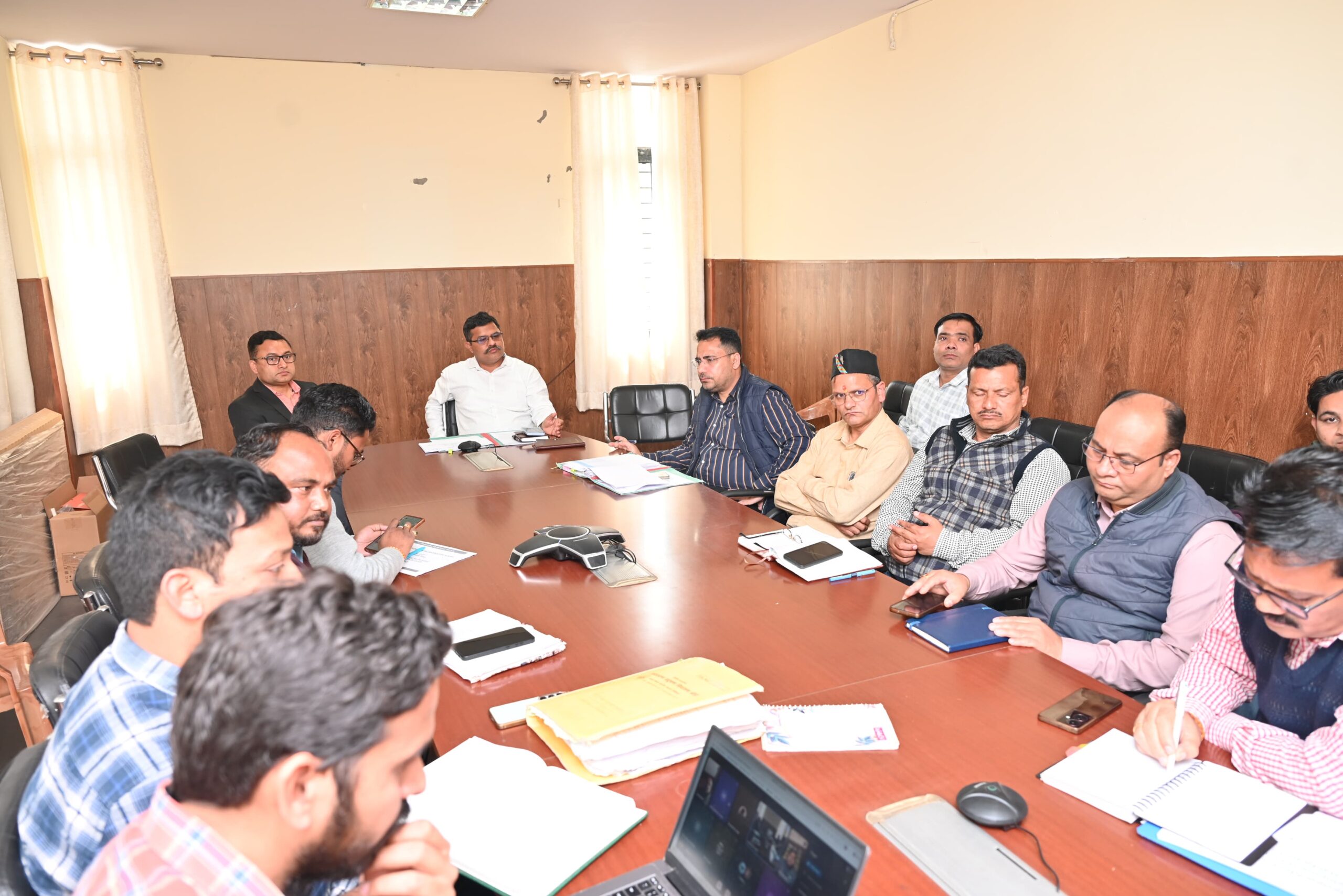 अपर जिलाधिकारी ने ली गंगा समिति की बैठक, अधिकारियों को दिए आवश्यक निर्देश