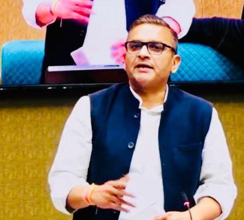 प्रदेश की चरमराती स्वास्थ्य सेवाओं, आयुष्मान योजना की खामियों और एलपीजी गैस किल्लत पर सदन में गरजे हल्द्वानी विधायक सुमित हृदयेश