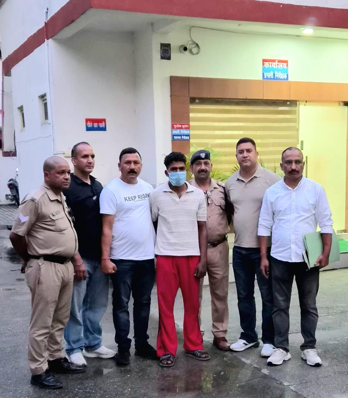 एसएसपी नैनीताल के निर्देशन में रामनगर पुलिस और SOG नैनीताल की बड़ी सफलता, 10 हजार का इनामी लुटेरा ग्रेटर नोएडा से गिरफ्तार