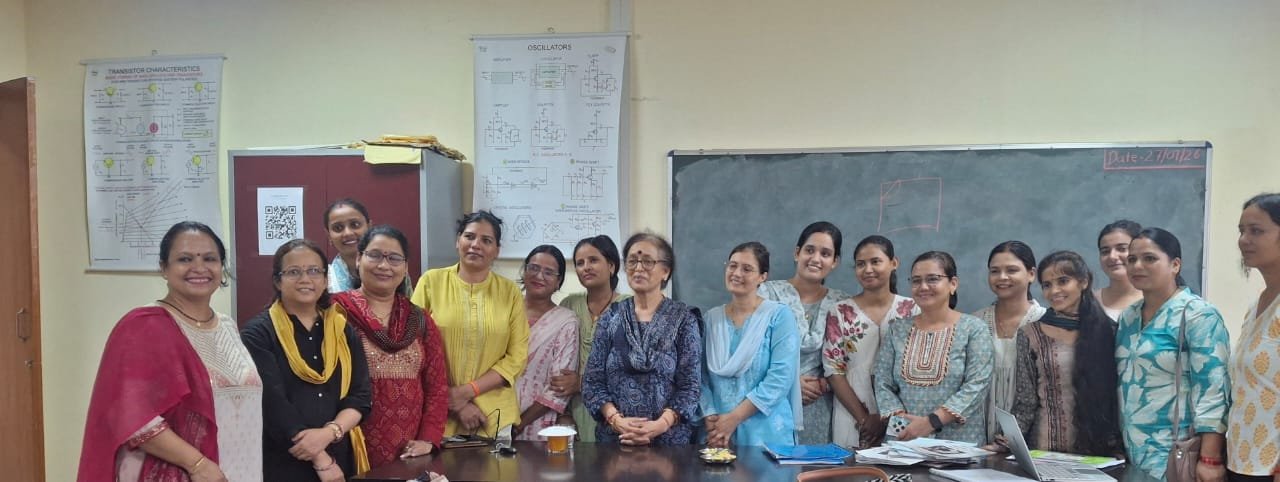 गृह विज्ञान विभाग की कार्यशाला का सफल समापन, कुलपति एवं विषय विशेषज्ञों ने शिक्षार्थियों का किया उत्साहवर्धन