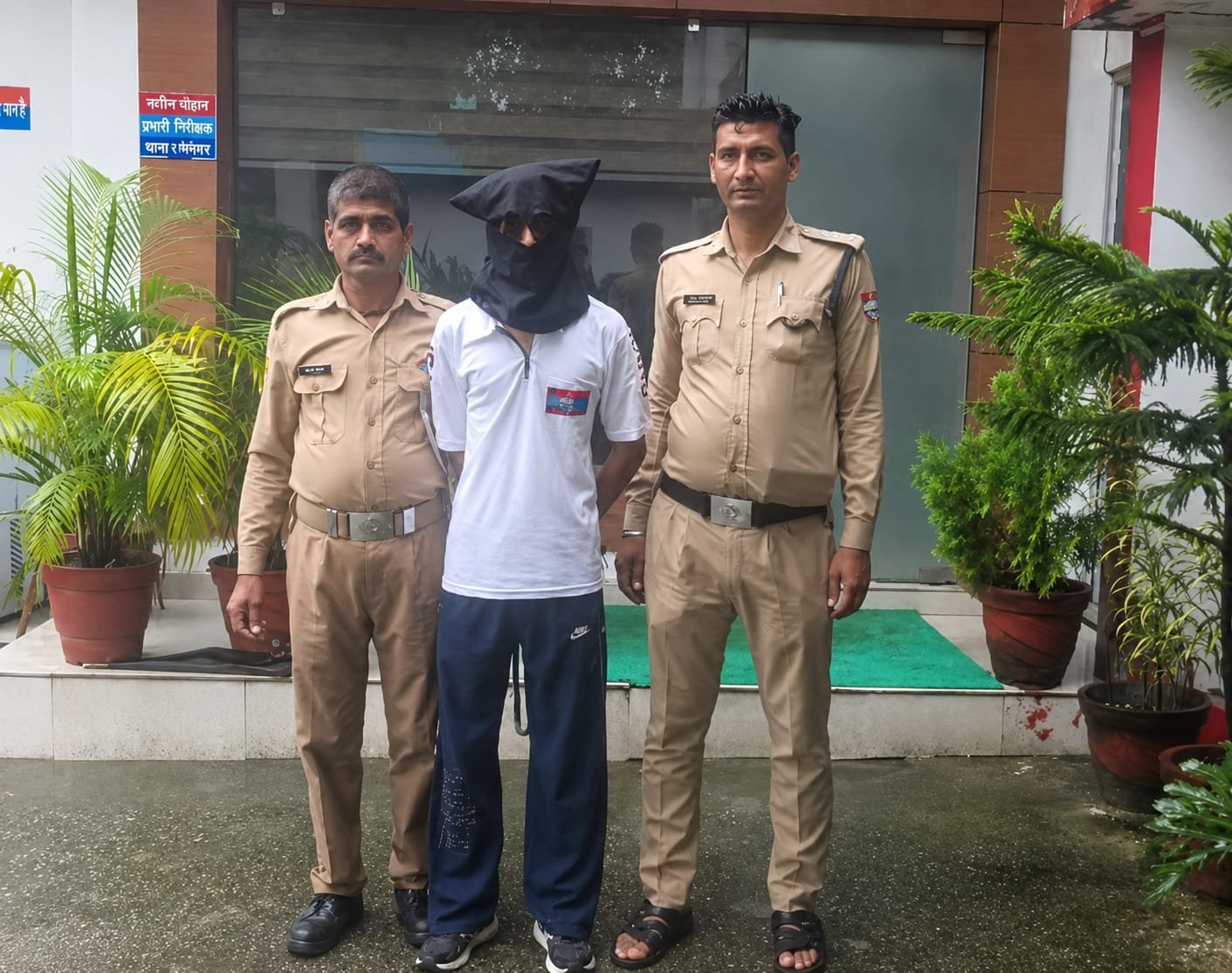 गैंगस्टर, वाहन लूट एवं खताड़ी क्षेत्र में हुई फायरिंग के वांछित अभियुक्त को अवैध तमंचे व 2 जिंदा कारतूस के साथ किया गिरफ्तार