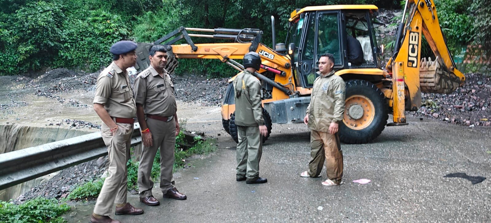 मौसम विभाग के Orange Alert के दृष्टिगत एस.एस.पी नैनीताल ने सभी पुलिस एवं आपदा राहत इकाइयों को अलर्ट रहने के दिए निर्देश